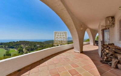 Exclusive villa with stunning panoramic views next to the Altea Golf Club
